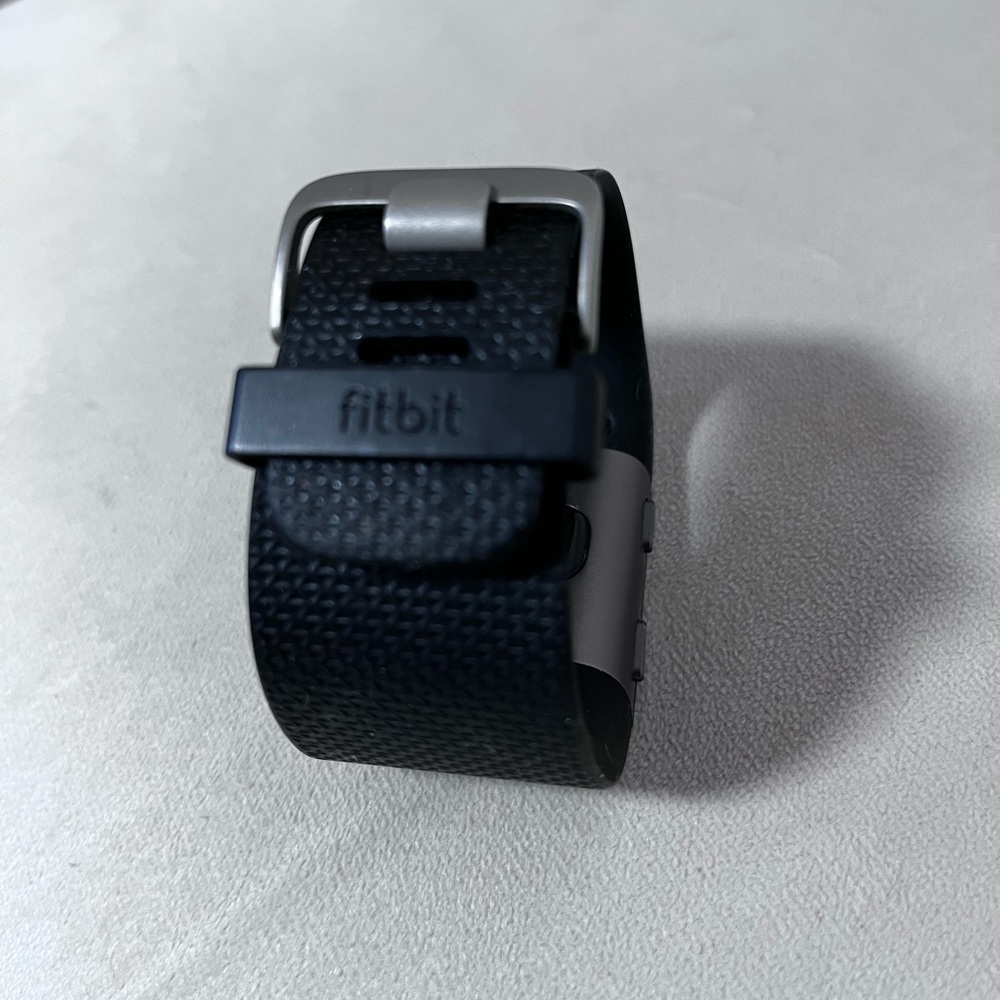 Fitbit with 2 Chords - Picture 5 of 8